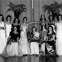 Peach Queen Bernice Maddox and Her Lovely Court Attendants